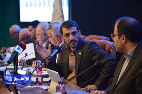    مدیرعامل شرکت فولاد مبارکه در همایش «توسعه متوازن و پایدار صنعت آهن و فولاد ایران»: با نگاه ملی به صنعت فولاد همه برنده باشیم / رقابت‌پذیری صنعت فولاد در خطر است